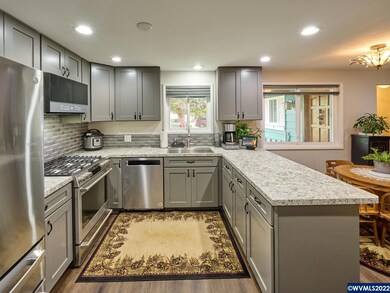 1755 Pine St, Silverton, OR 97381 - photo 6