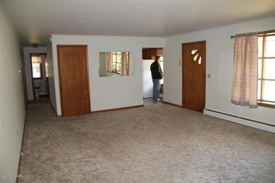 750 W Park St, Honesdale, PA 18431 - photo 4