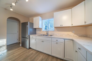 2530 Waldon St, Redding, CA 96001 - photo 5