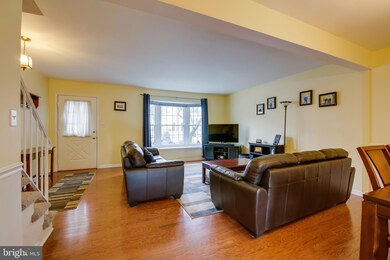 5826 Richardson Mews Square, Halethorpe, MD 21227 - photo 7