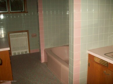 1214 W State St, Archbald, PA 18403 - photo 6