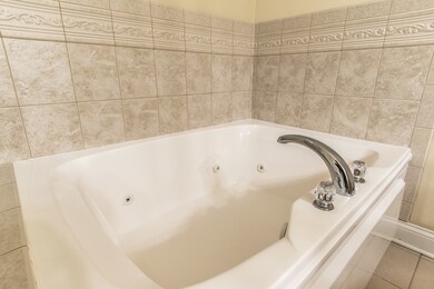 184 Mayo Ct, Elmhurst, IL 60126 - photo 3