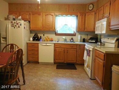 1561 Mark Dr, Chambersburg, PA 17201 - photo 6