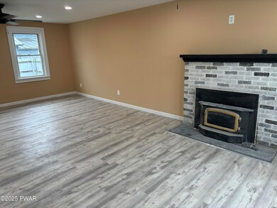 308 Keystone St, Hawley, PA 18428 - photo 5