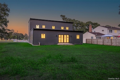 26 Tremont Ave, Patchogue, NY 11772 - photo 5