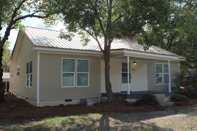 402 Cherry St W, Douglas, GA 31533 - photo 3