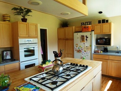 145 Hummingbird Ln, Tillamook, OR 97141 - photo 5