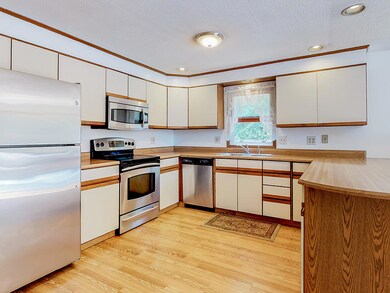 38 Garden St, Old Orchard Beach, ME 04064 - photo 5