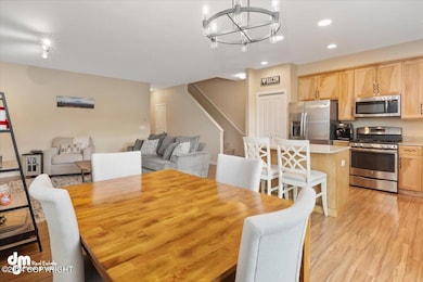 10-Dining Room_SLS_-1399