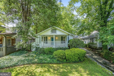 Dine alfresco on this glorious porch!