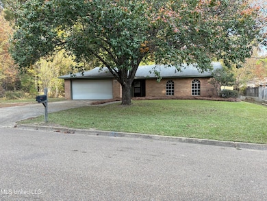 408 Hollyberry Dr, Clinton, MS 39056 - photo 3