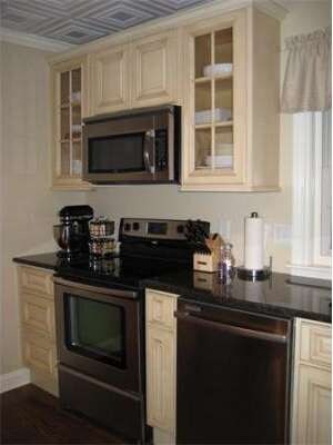 6 Faneuil Dr, Wilmington, MA 01887 - photo 2