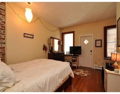 33 Charter St unit 1, Boston, MA 02113 - photo 4