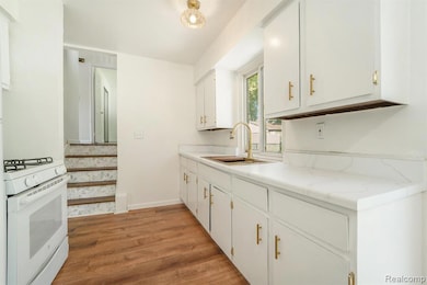 15702 Springhill St, Romulus, MI 48174 - photo 5