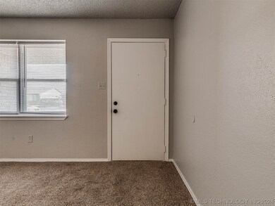 13666 S Hickory Place, Glenpool, OK 74033 - photo 5