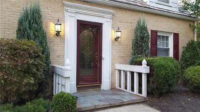 What an inviting entrance!