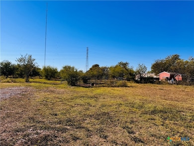4309 Hanselman Rd, Victoria, TX 77901 - photo 2