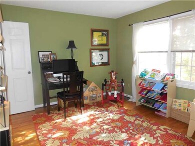 Studio/Study/Office. This privately located study 