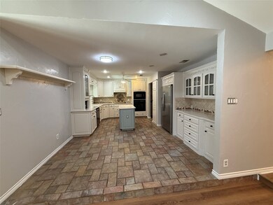 721 NW Ann Lois Ln, Burleson, TX 76028 - photo 5