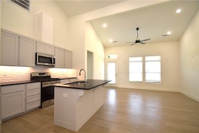 421 Amethyst Rd, Centerton, AR 72719 - photo 4