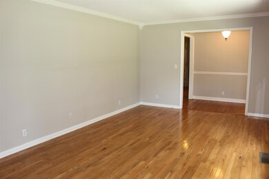 135 Deerfield Cir, Manchester, TN 37355 - photo 5