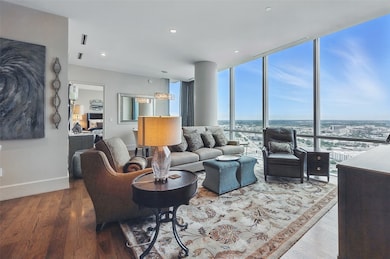 1301 Throckmorton St unit 2805, Fort Worth, TX 76102 - photo 2