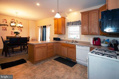 133 W Clayton Ave, Clayton, NJ 08312 - photo 2