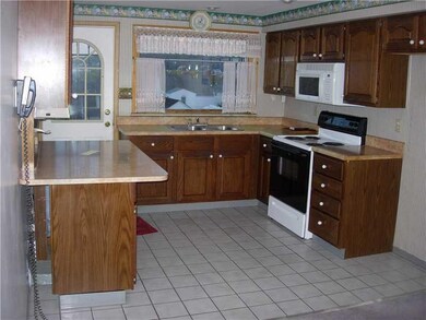 Kitchen. MODERN KITCHEN WITH POTABLE CENTER ISLE.