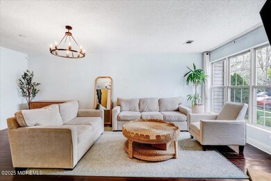 06-Family Room