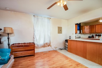 1211 W Calhoun-11