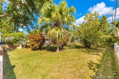 12,400 sq ft lot