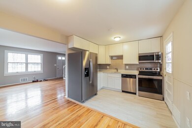 209 Highmeadow Rd, Reisterstown, MD 21136 - photo 2