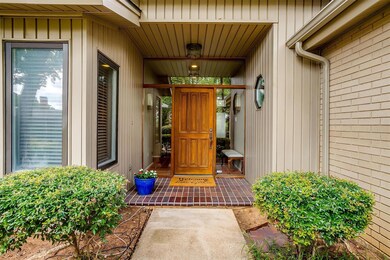 1420 Crownhill Dr, Arlington, TX 76012 - photo 4