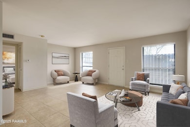 7-web-or-mls-701 S College 118-7