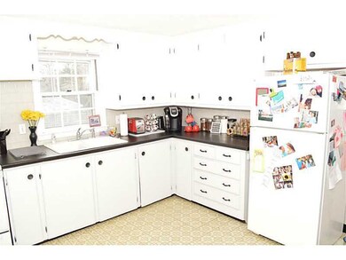 188 Chestnut Ave, Cranston, RI 02910 - photo 4