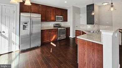 42223 Canary Grass Square, Stone Ridge, VA 20105 - photo 3