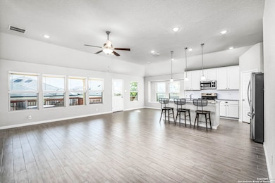 1117 Amber Lake, Seguin, TX 78155 - photo 4