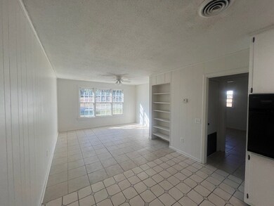 611 Gordon St E, Douglas, GA 31533 - photo 4