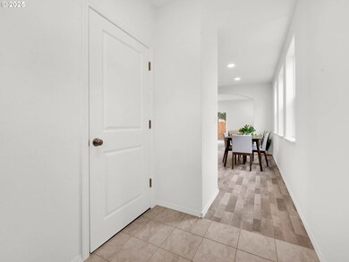 1180/1182 S 43rd Place, Springfield, OR 97478 - photo 4