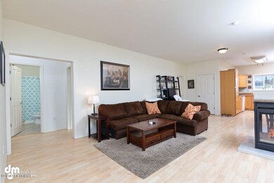 Living Room 20190404-DW-45174-SMALL