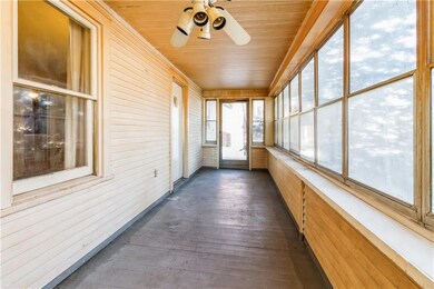 4114 Pleasant St, Des Moines, IA 50312 - photo 2