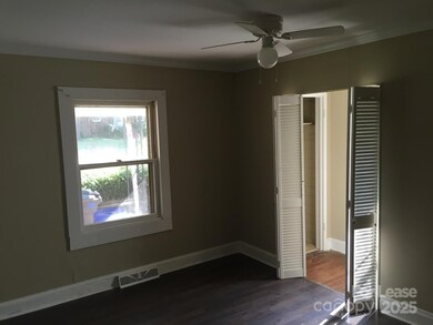 327 Westwood Dr, Statesville, NC 28677 - photo 5