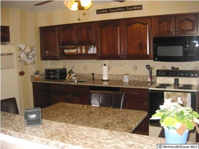 207 Tanglewood Ct, Middletown, NJ 07748 - photo 2