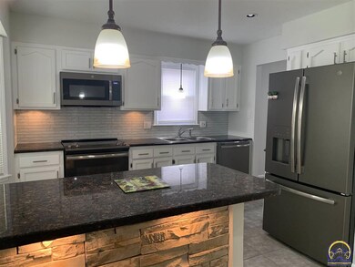 3728 SW 34th St, Topeka, KS 66614 - photo 6