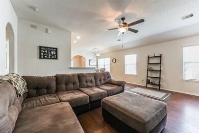1003 Brady Ln, Alvin, TX 77511 - photo 5