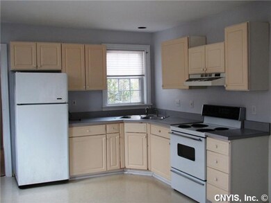 Kitchen Four-bedroom apartment