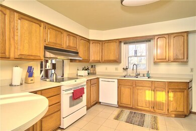 10 Circle Dr, Carmel, IN 46032 - photo 6