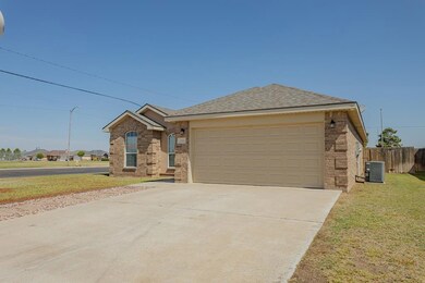 601 Cabrito Dr, Odessa, TX 79765 - photo 2