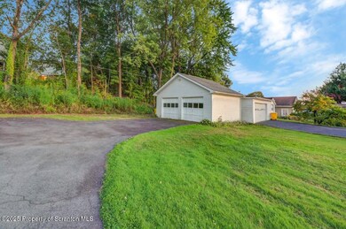 1050 Beech St, Archbald, PA 18403 - photo 3