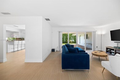 811 Capri St, Coral Gables, FL 33134 - photo 5